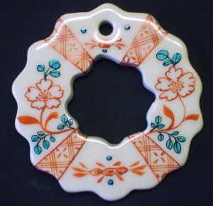 九谷焼陶器のクリスマオーナメント～呉須赤絵リース