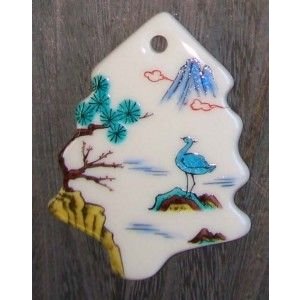 「古九谷山水風?ツリー型」サイズ：約10×8cm 古来より古九谷陶器には、花鳥・山水・風物が好まれて描かれてきました。